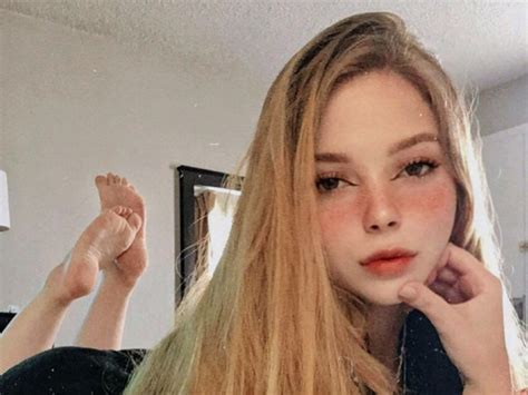 Sexy blonde webcam  Bathroom Selfie Fail